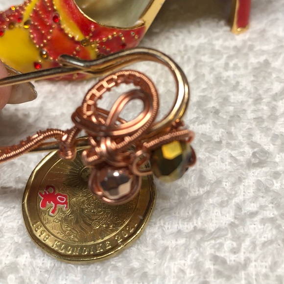 Gorgeous kilt pin brooch with beads and stone -artisan made - Picture 10 of 10